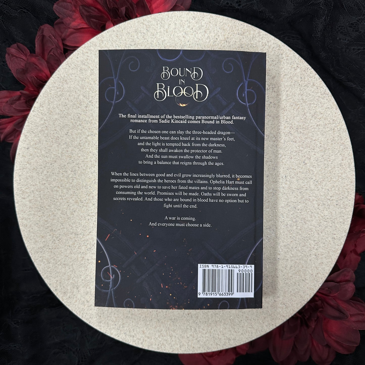 Bound in Blood (Broken Bloodlines #3) by Sadie Kincaid