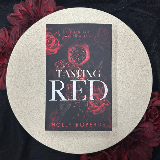 Tasting Red (The Lost Girls #1) by Holly Roberds