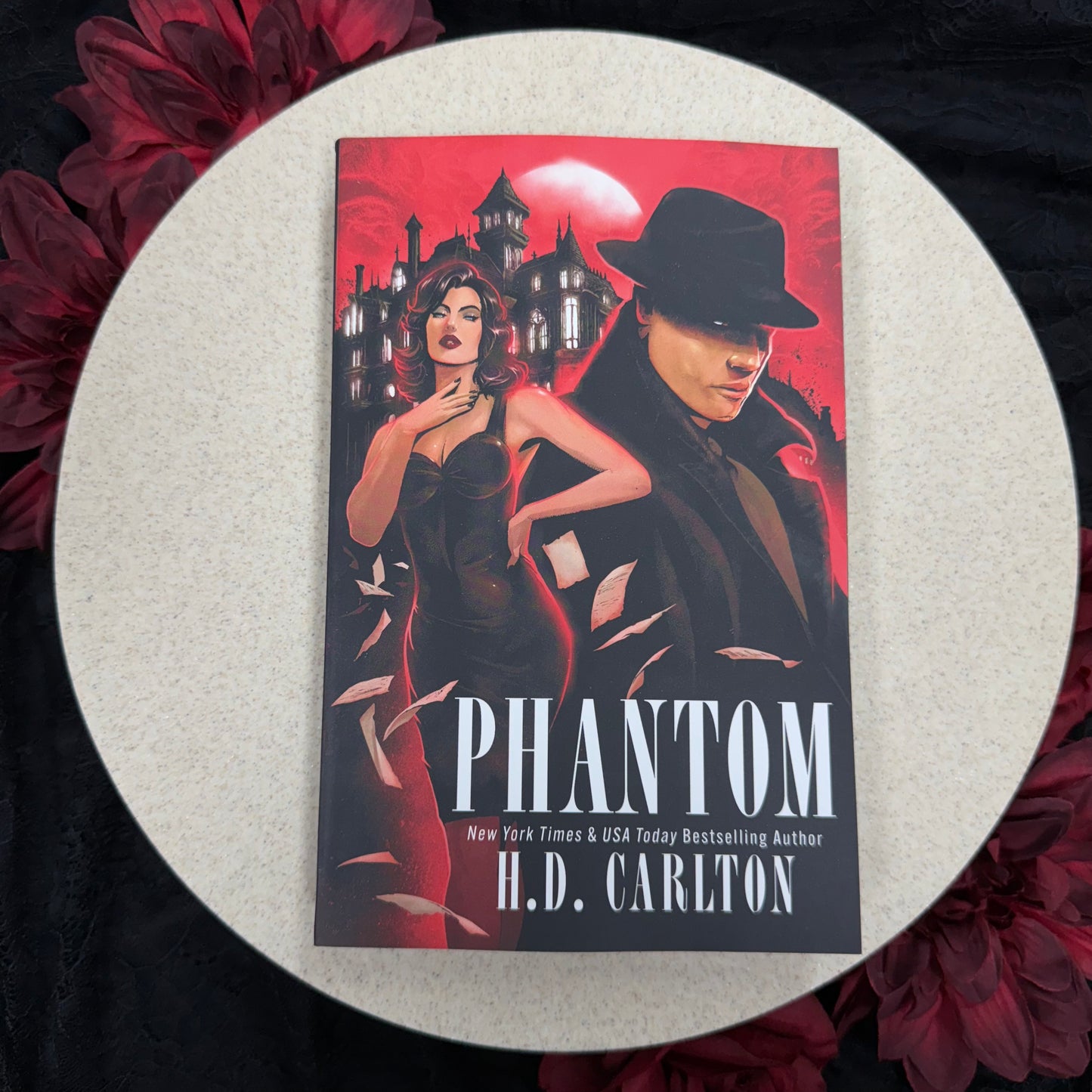 Phantom (Cat & Mouse #0) by H.D. Carlton