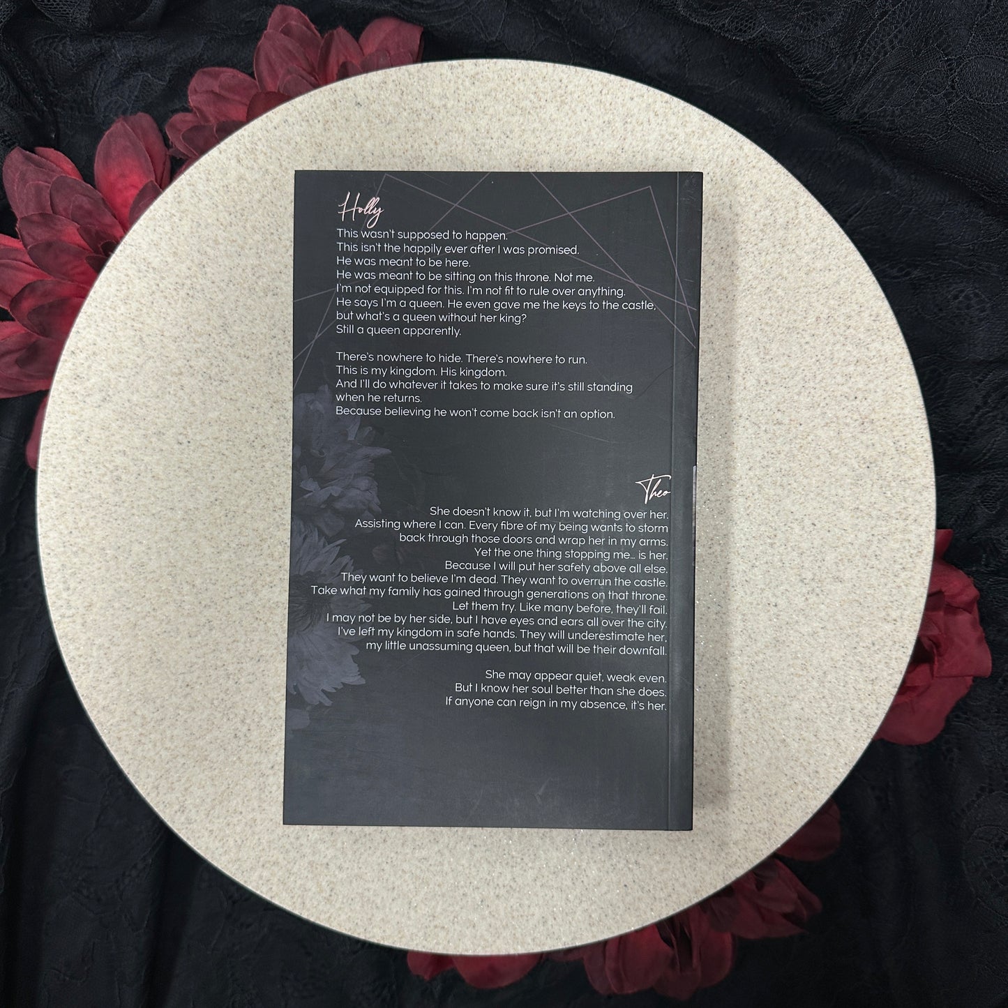 Unassuming Queen (Valentino Empire #2) by Kylie Kent - Special Edition