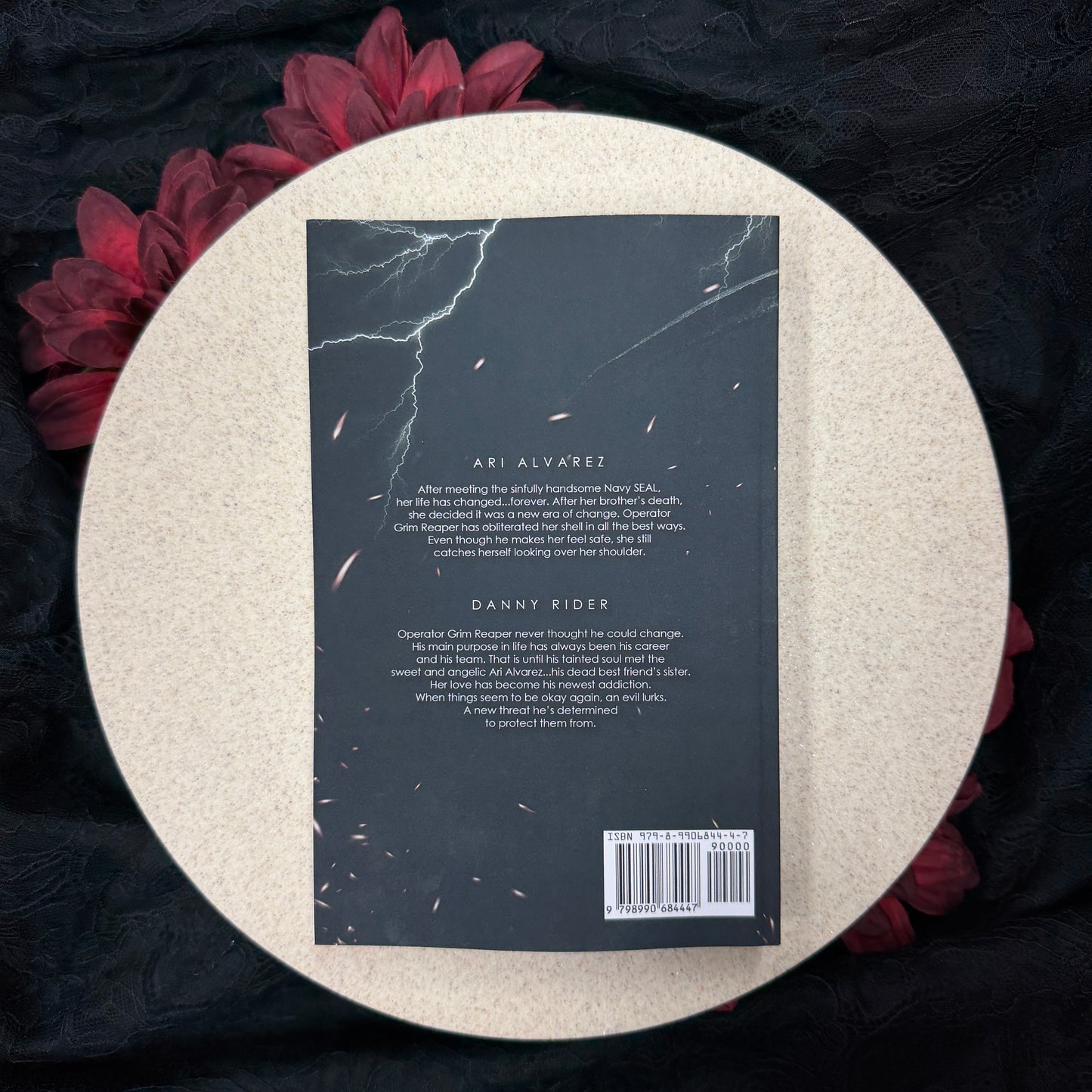 I Promise You (Scarred Executioners #2) by Lexie Axelson