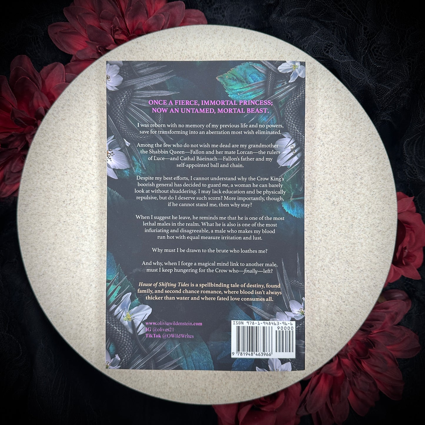 House of Shifting Tides (The Kingdom of Crows #4) by Olivia Wildenstein
