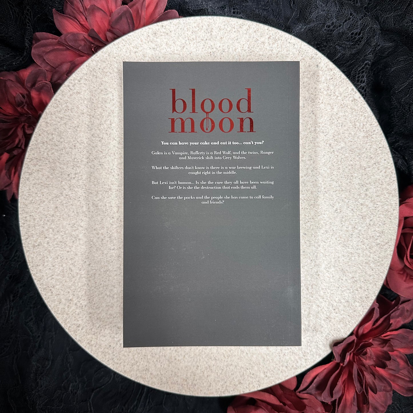 Blood Moon (New Moon #2) by Belle Harper - Foiled Edition